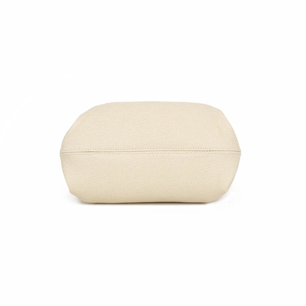 Dessous du sac Esmée rose, une base structurée qui garde bien la forme du sac – réf. A-9156-1