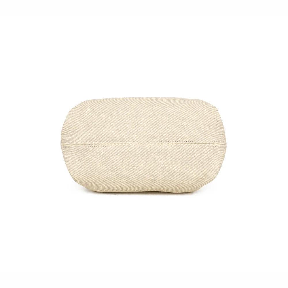 Dessous du sac Esmée vert, une base structurée qui garde bien la forme du sac – réf. A-9156-1
