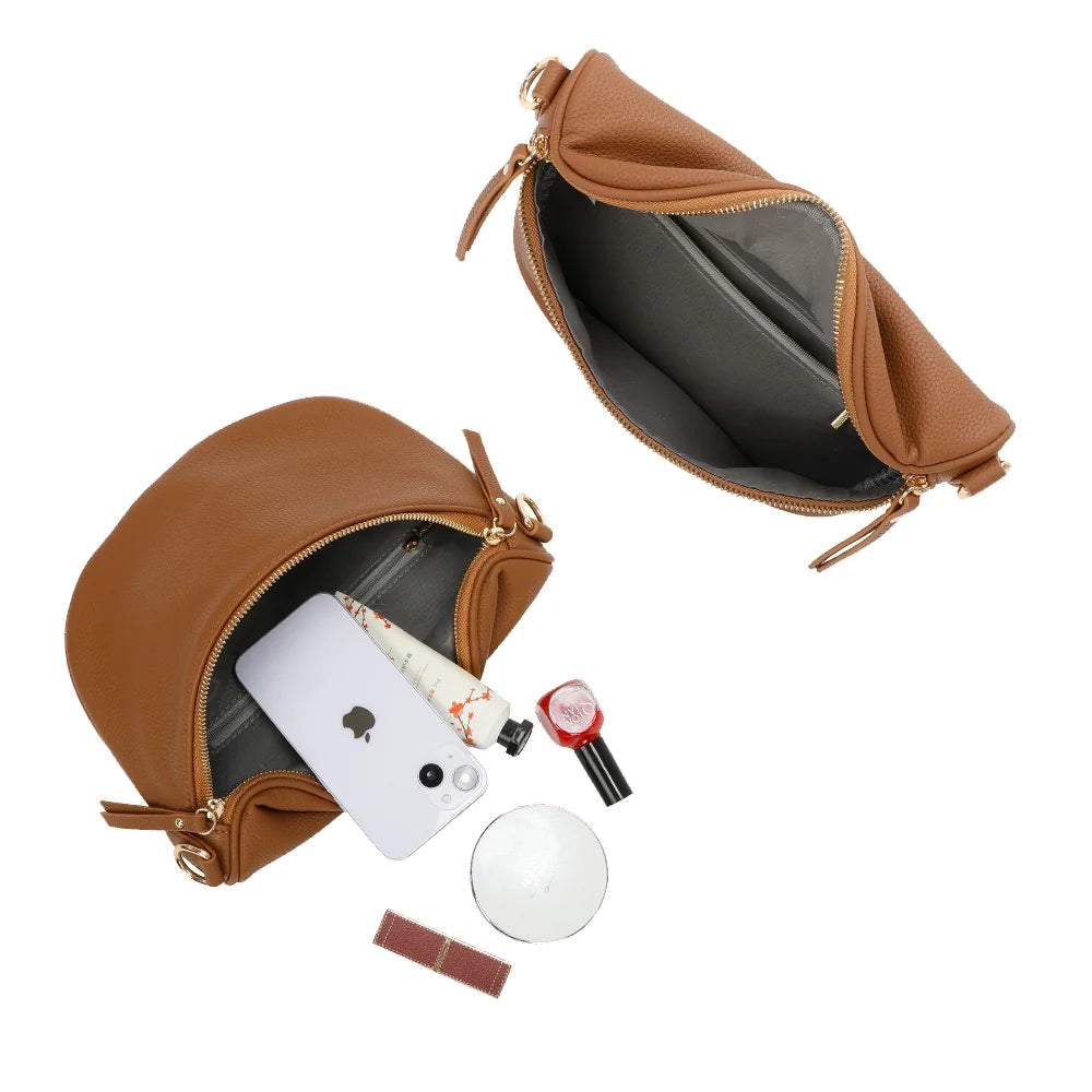 Intérieur de l’Essentiel camel : compartiment zippé doublé qui accueille smartphone et poudrier – réf. Z-83051