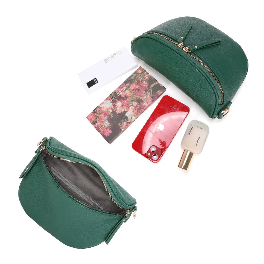 Intérieur de l’Essentiel vert foncé : compartiment zippé doublé qui accueille smartphone et poudrier – réf. Z-83051