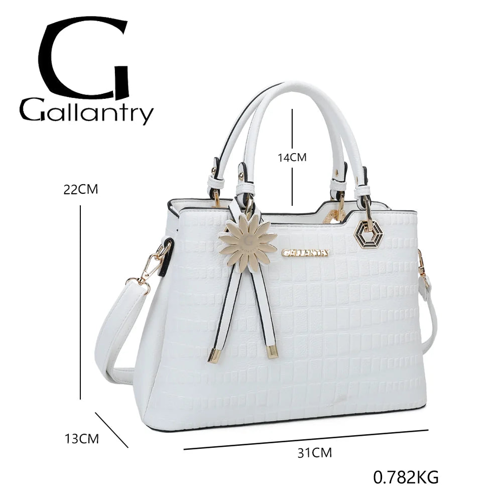 Dimensions du Fiora blanc : 31 × 13 × 22 cm, anses de 14 cm, poids 0,78 kg – réf. M-9354