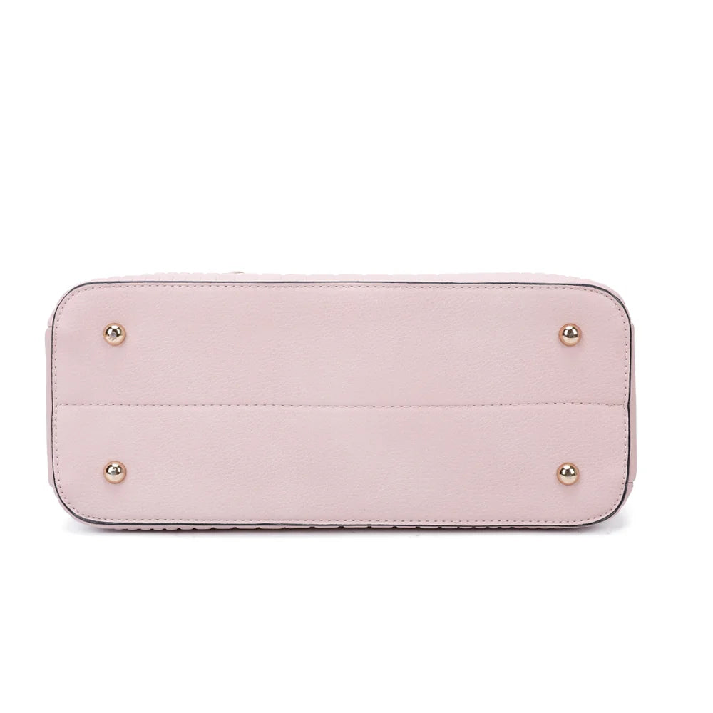 Vue de dessous du Fiora rose, sac à main structuré en simili cuir embossé façon croco – réf. M-9354