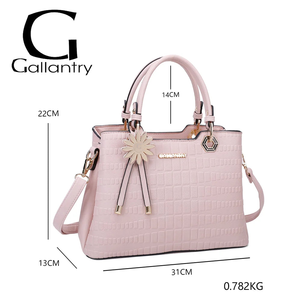 Dimensions du Fiora rose : 31 × 13 × 22 cm, anses de 14 cm, poids 0,78 kg – réf. M-9354