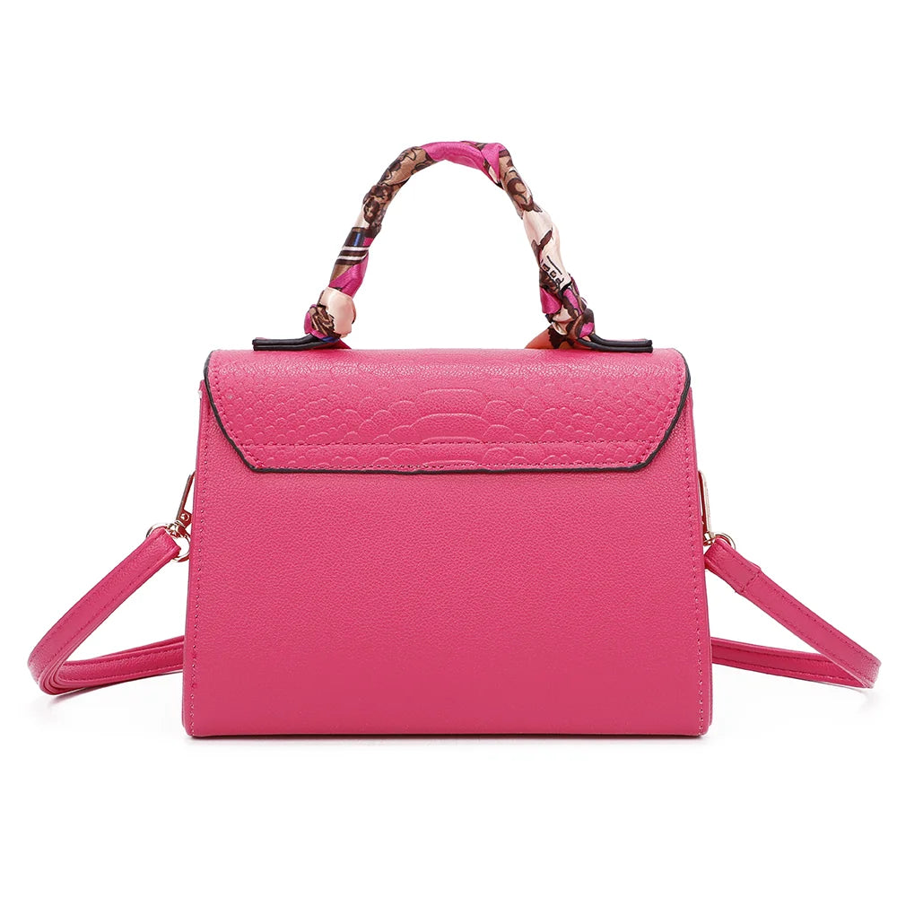 Dos du Giuliana fuschia, surface grainée et ligne nette de la silhouette structurée – réf. M-9382-1
