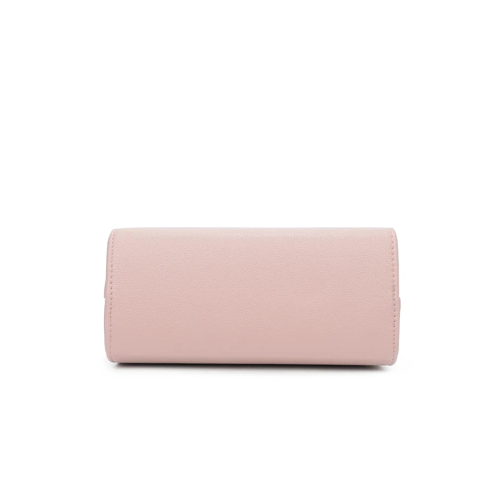 Dessous du Giuliana rose, vue de la base de ce sac à main compact de 22 cm de large – réf. M-9382-1
