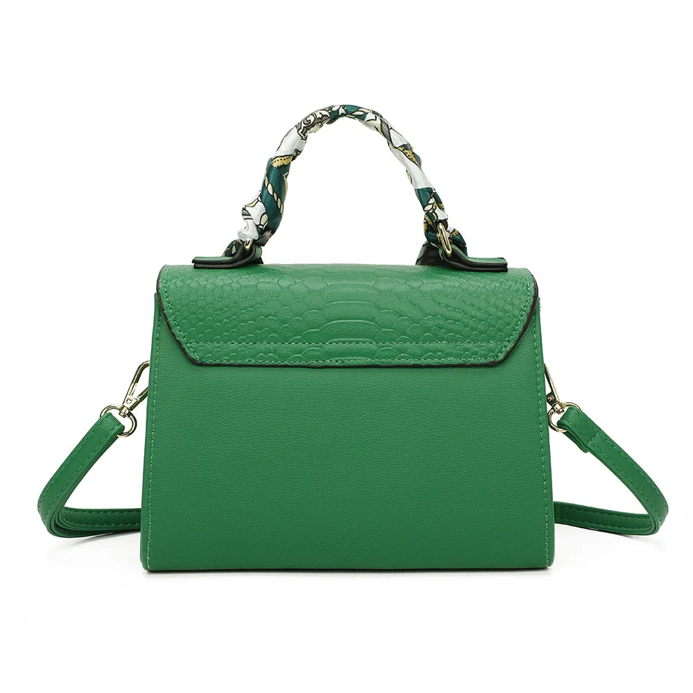 Dos du Giuliana vert, surface grainée et ligne nette de la silhouette structurée – réf. M-9382-1