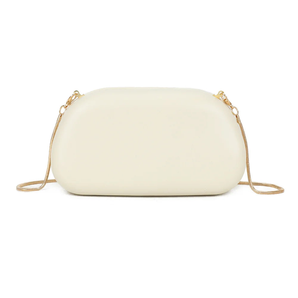 Vue de dos de la pochette Glam Ring beige, lignes arrondies et format compact tenant dans la main – réf. WL-92009-2