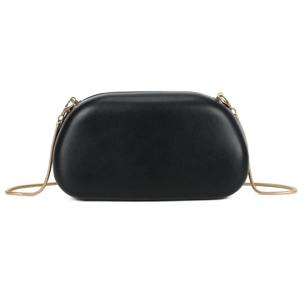 Vue de dos de la pochette Glam Ring noir, lignes arrondies et format compact tenant dans la main – réf. WL-92009-2