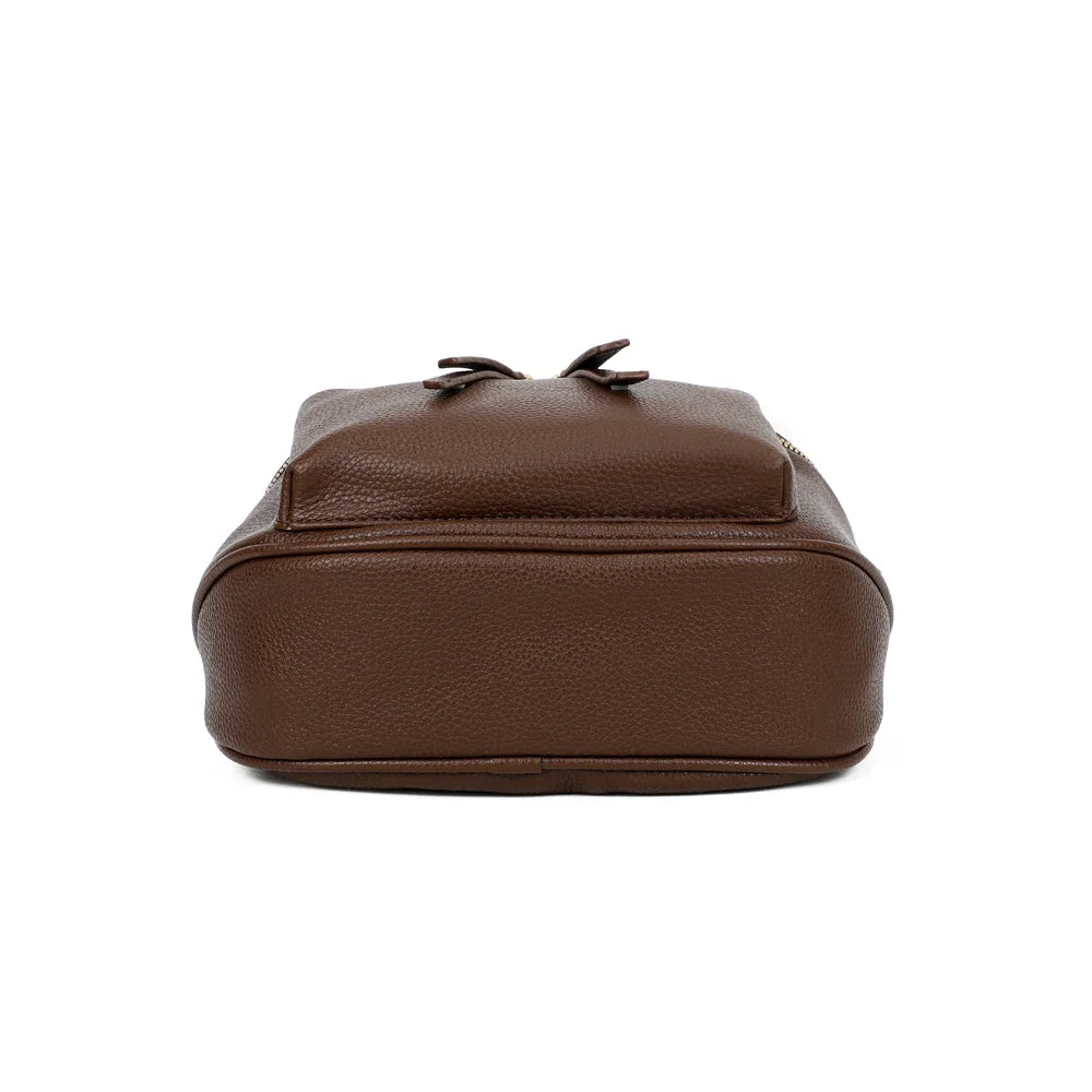 Dessous du Glamour café : base arrondie en simili cuir grainé pour une silhouette douce – réf. Z-83047