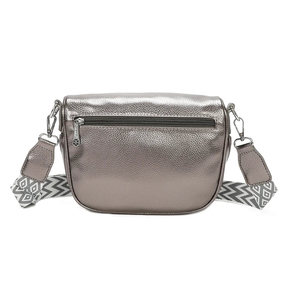 Dos du Glamour Shiny taupe : surface grainée brillante qui accroche la lumière, sangle réglable fixée – réf. Z-83047-1