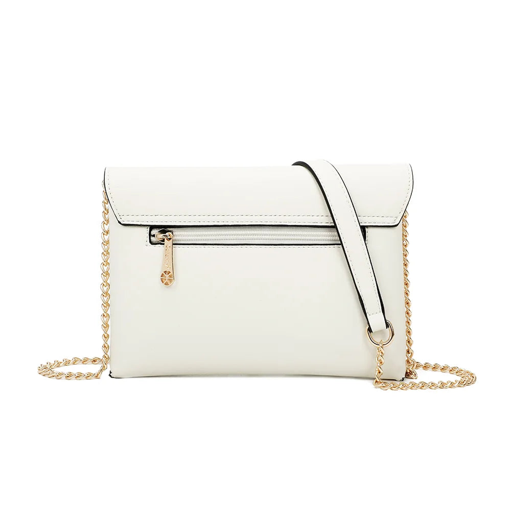 Dos de la pochette Grenat blanc avec sa poche zippée discrète pour un accès rapide – réf. R-1697