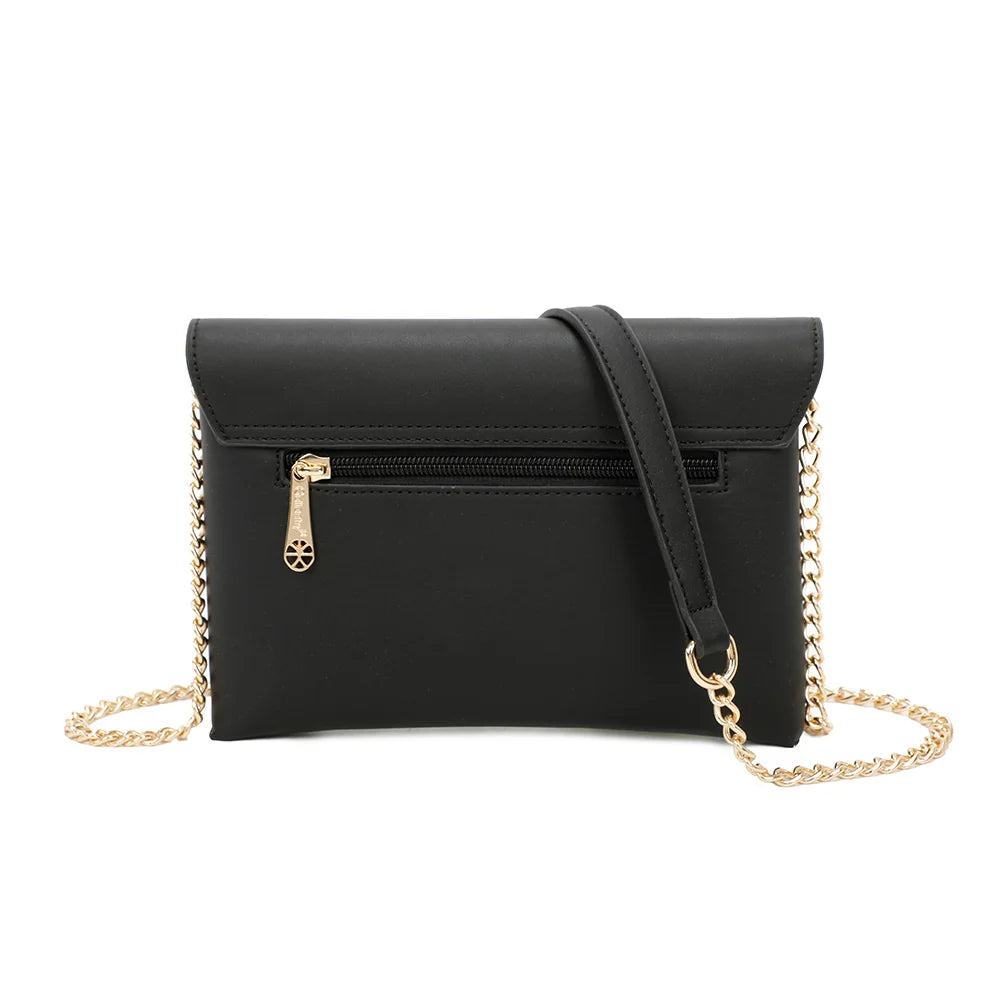Dos de la pochette Grenat noir avec sa poche zippée discrète pour un accès rapide – réf. R-1697