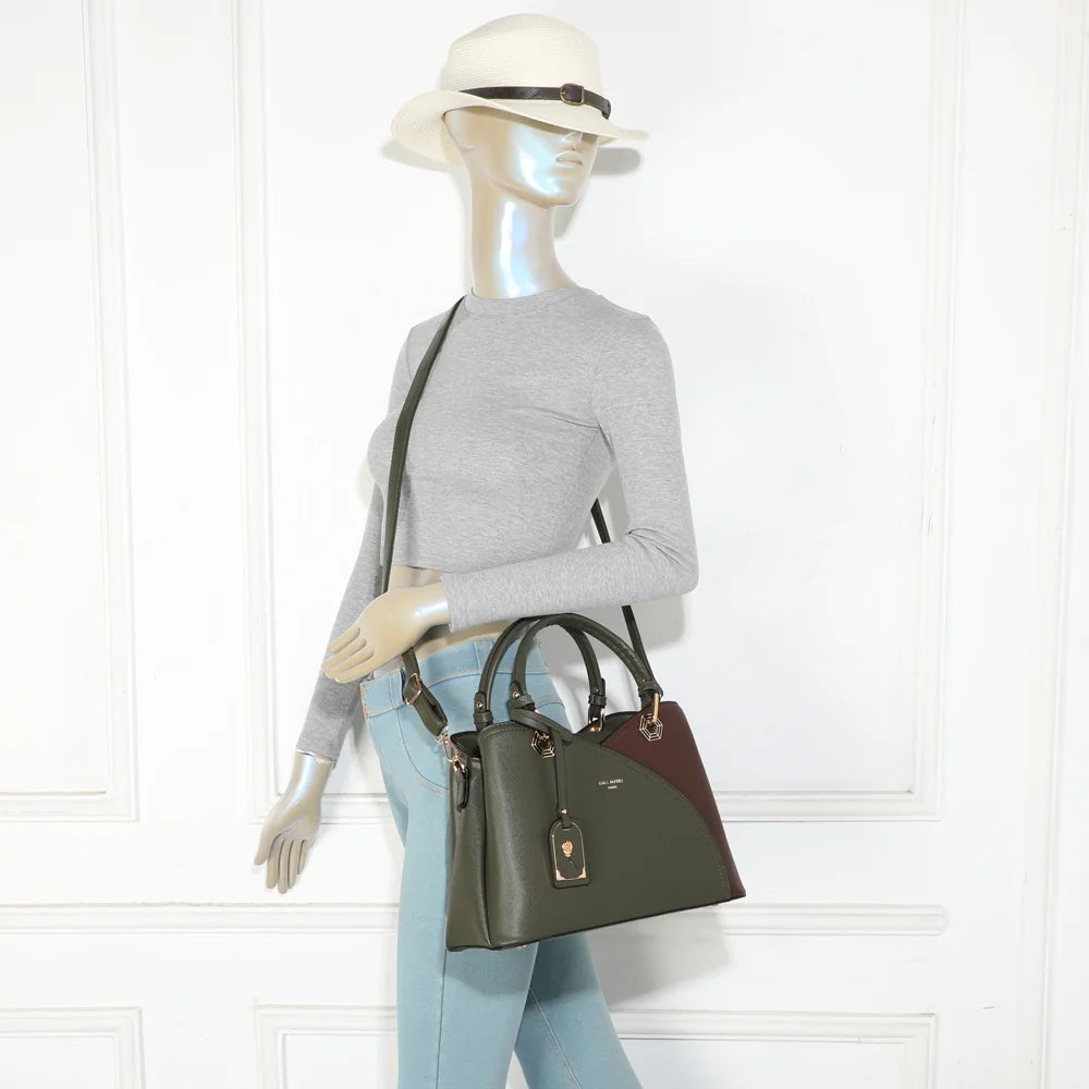Sac à main femme Harmonie Trio vert foncé porté, bandoulière amovible pour un porté épaule ou croisé – réf. M-9431