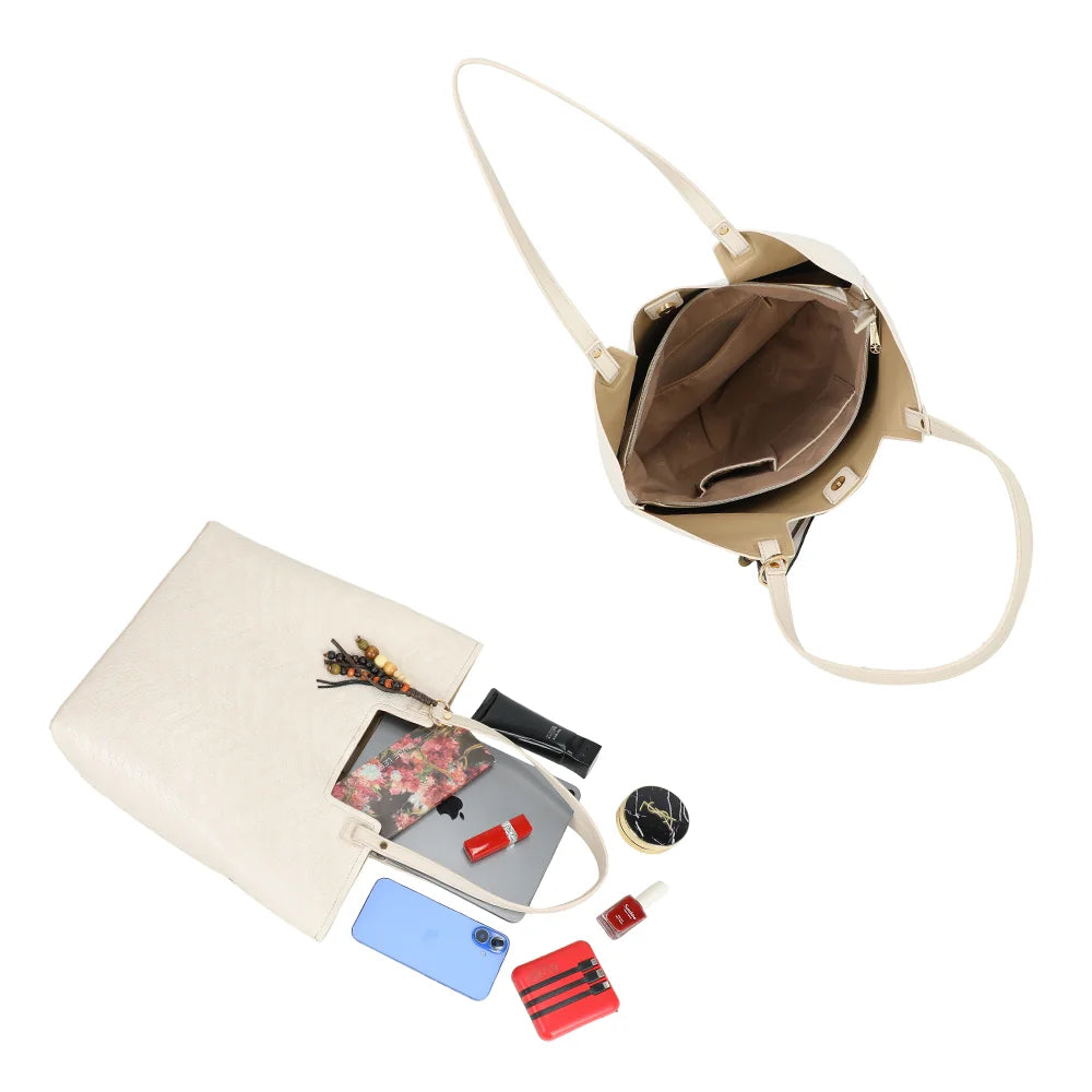 Intérieur du cabas Honey beige : grand compartiment à doublure synthétique pour vos essentiels – réf. A-9159