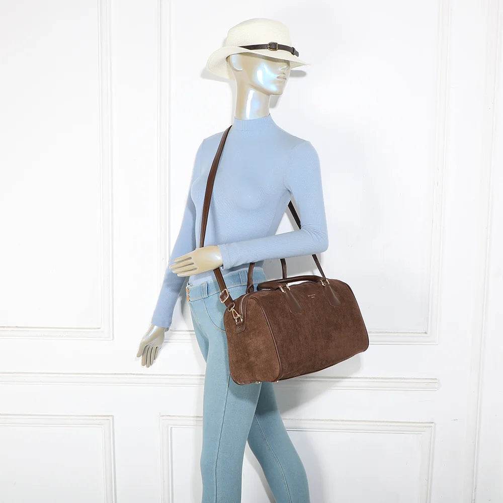Sac bowling femme Iconic Bowler café porté, à la main ou avec sa bandoulière amovible – réf. R-2039