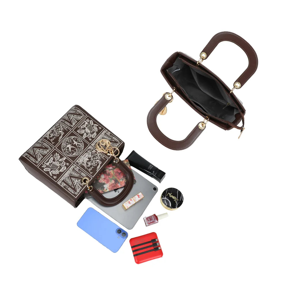 Intérieur zippé du sac Isalda café, pensé pour garder téléphone et essentiels bien rangés – réf. DQ-9443-8