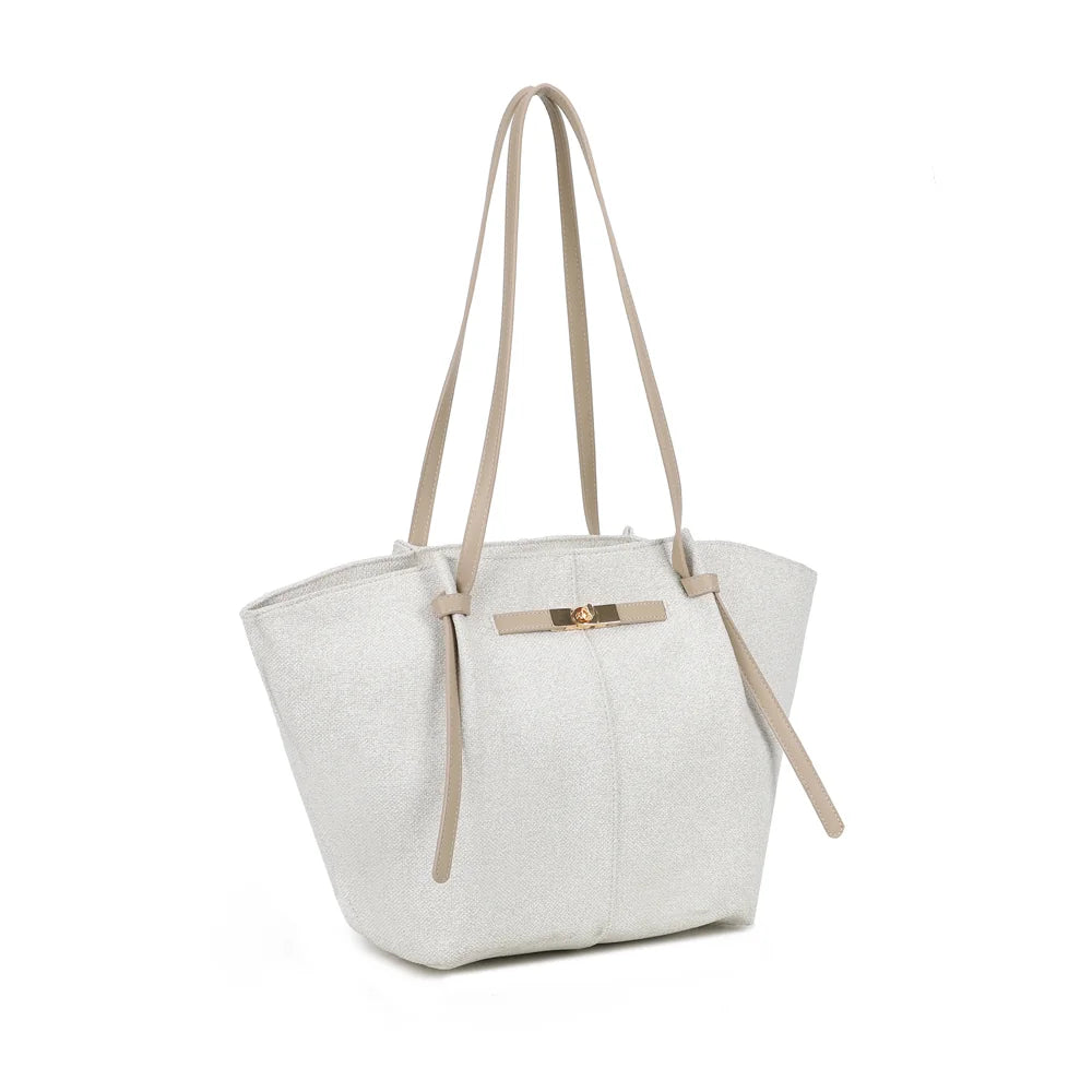 Vue de trois quarts du cabas Ivory beige/taupe, côtés évasés et liens d’anses noués sur les flancs – réf. KJ-62083-1