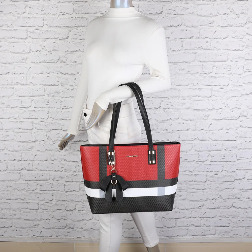 Sac cabas femme Jolie rouge porté à l’épaule grâce à ses deux anses longues – réf. M-7422