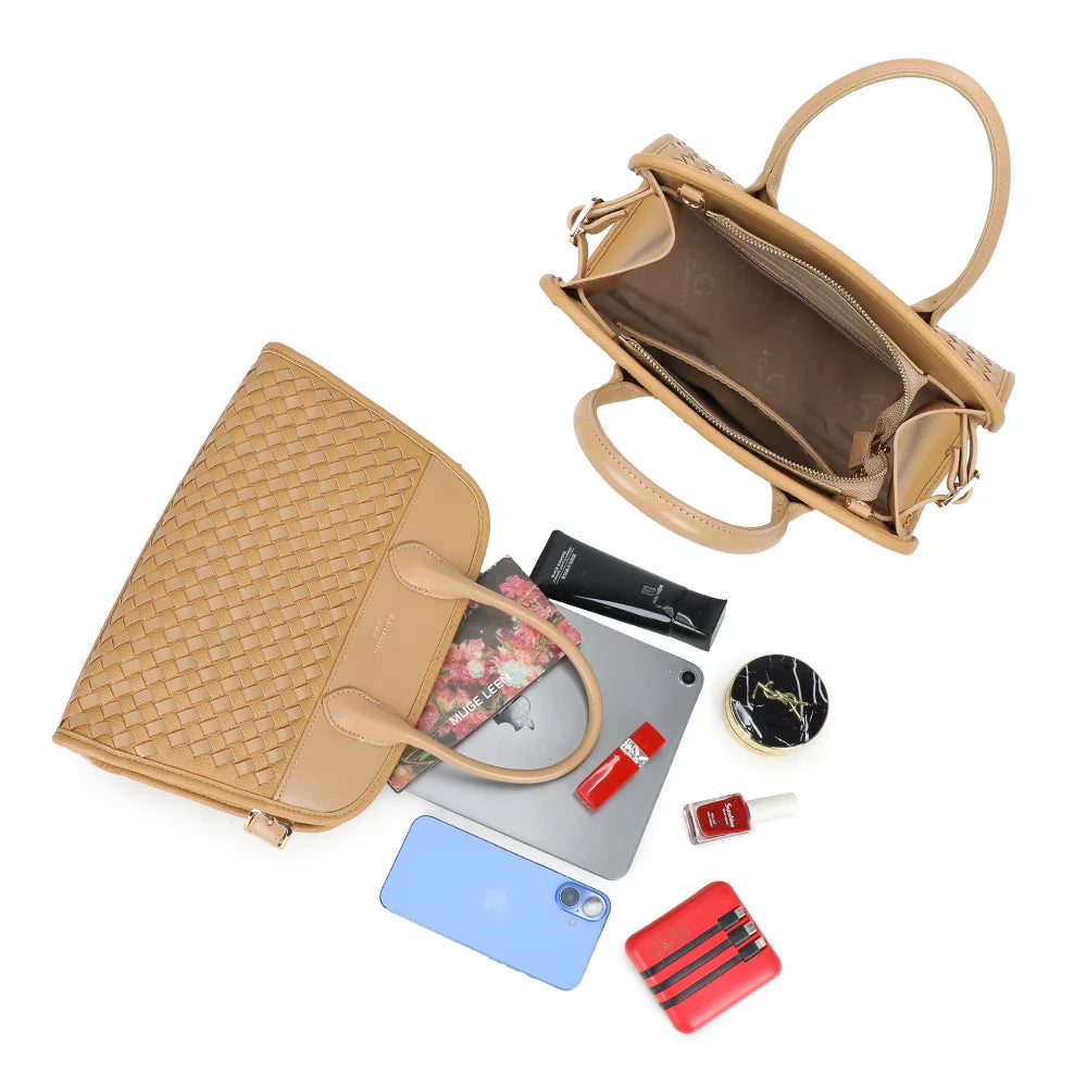 Intérieur de Juliette kaki : ouverture zippée et compartiment doublé pour vos essentiels du quotidien – réf. DG-5818
