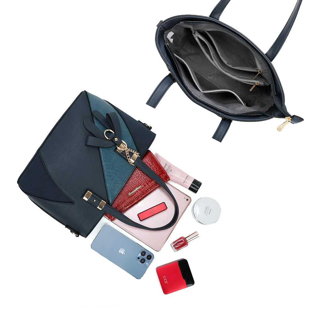 Intérieur zippé de L’Ingénieuse Mini marine, avec une poche zippée et des poches plaquées – réf. Z-9329-34