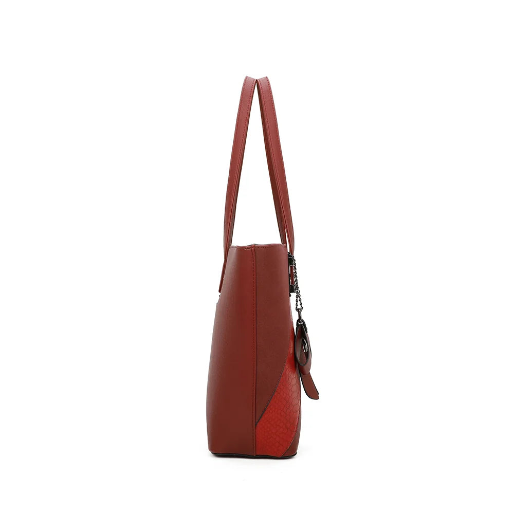 Profil de L'ingénieuse rouge foncé : 12 cm de profondeur pour les essentiels du quotidien – réf. M-9329-36