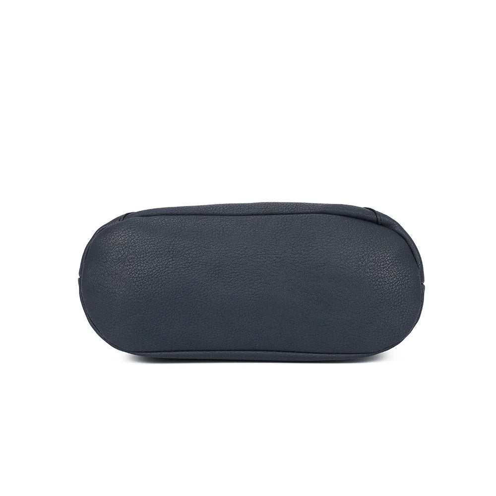 Dessous de L’Organisé Compact bleu foncé, simili cuir grainé souple aux finitions surpiquées – réf. M-9263-3