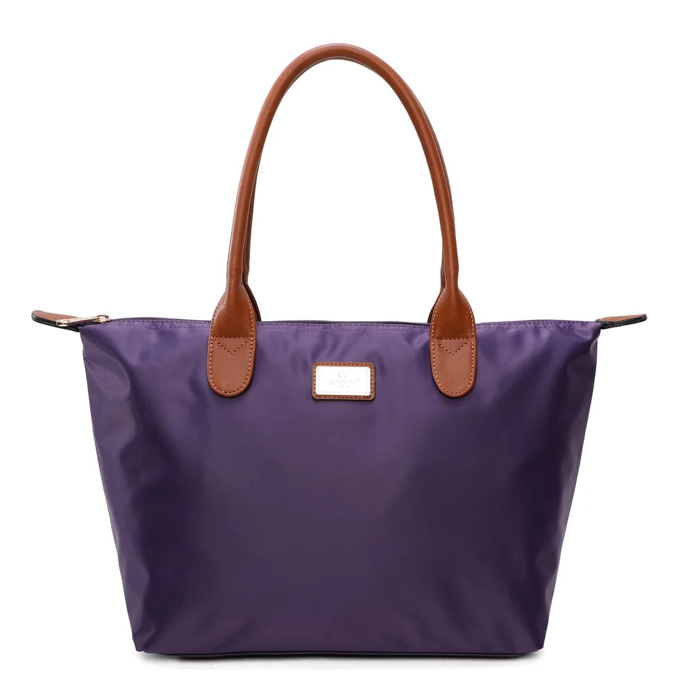 Sac cabas femme La Balade (Large) violet foncé en nylon, anses marron et plaque logo dorée – Gallantry Paris – réf. Z-02