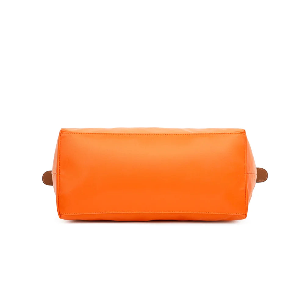 Dessous de La Balade (Large) orange claire, une base large en nylon pour un cabas qui tient bien – réf. Z-02
