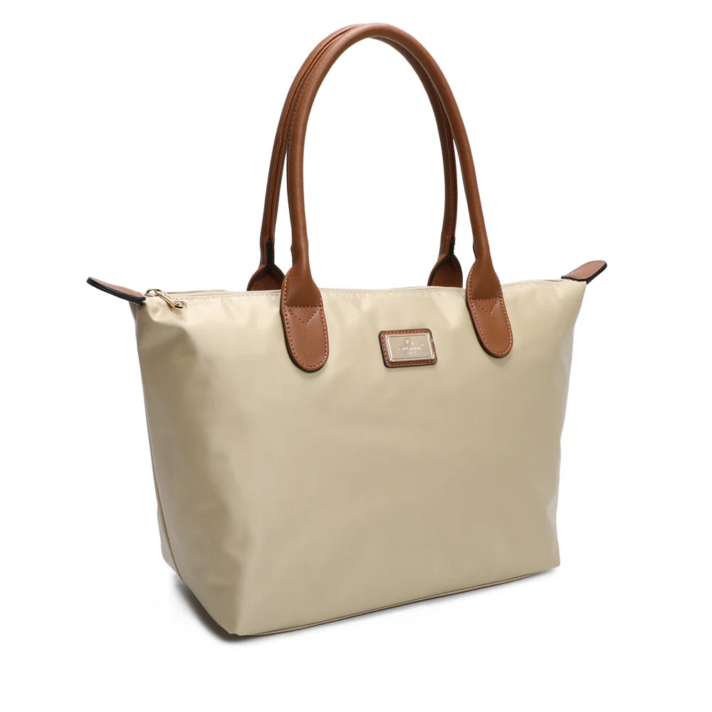 La Balade Medium beige vue de trois quarts : silhouette évasée et pattes marron aux extrémités du zip – réf. Z-03