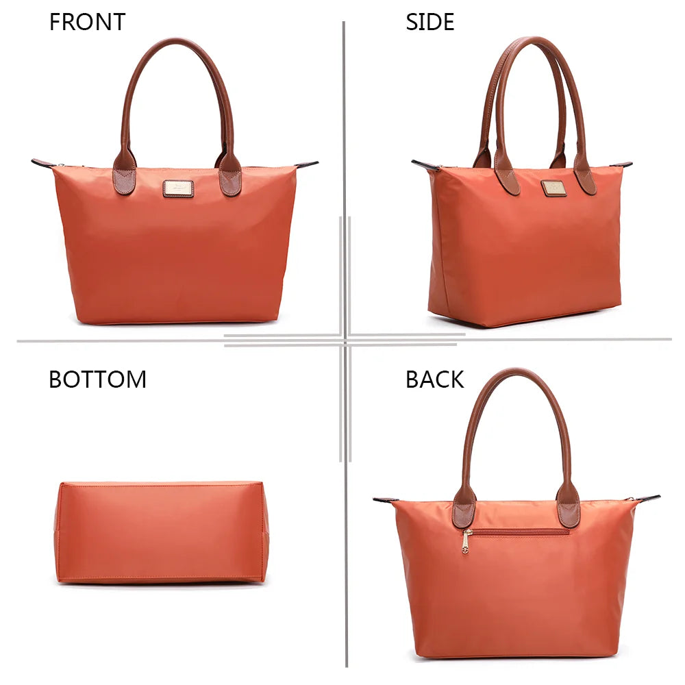 La Balade Medium orange sous quatre angles : face, profil, dessous et dos du sac en nylon – réf. Z-03