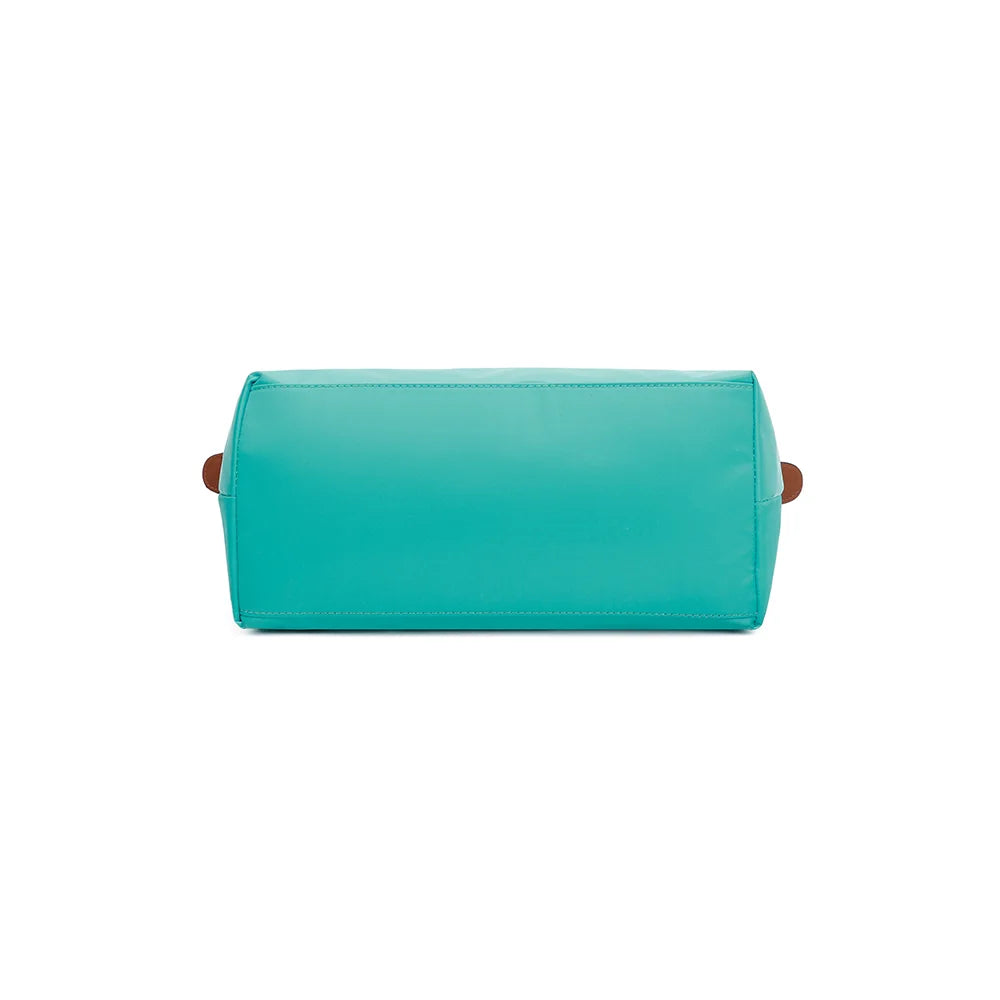 Dessous de La Balade Medium vert emeraude, vue de la base en nylon et des coutures du sac cabas – réf. Z-03
