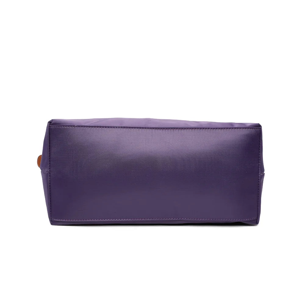 Dessous de La Balade Medium violet, vue de la base en nylon et des coutures du sac cabas – réf. Z-03