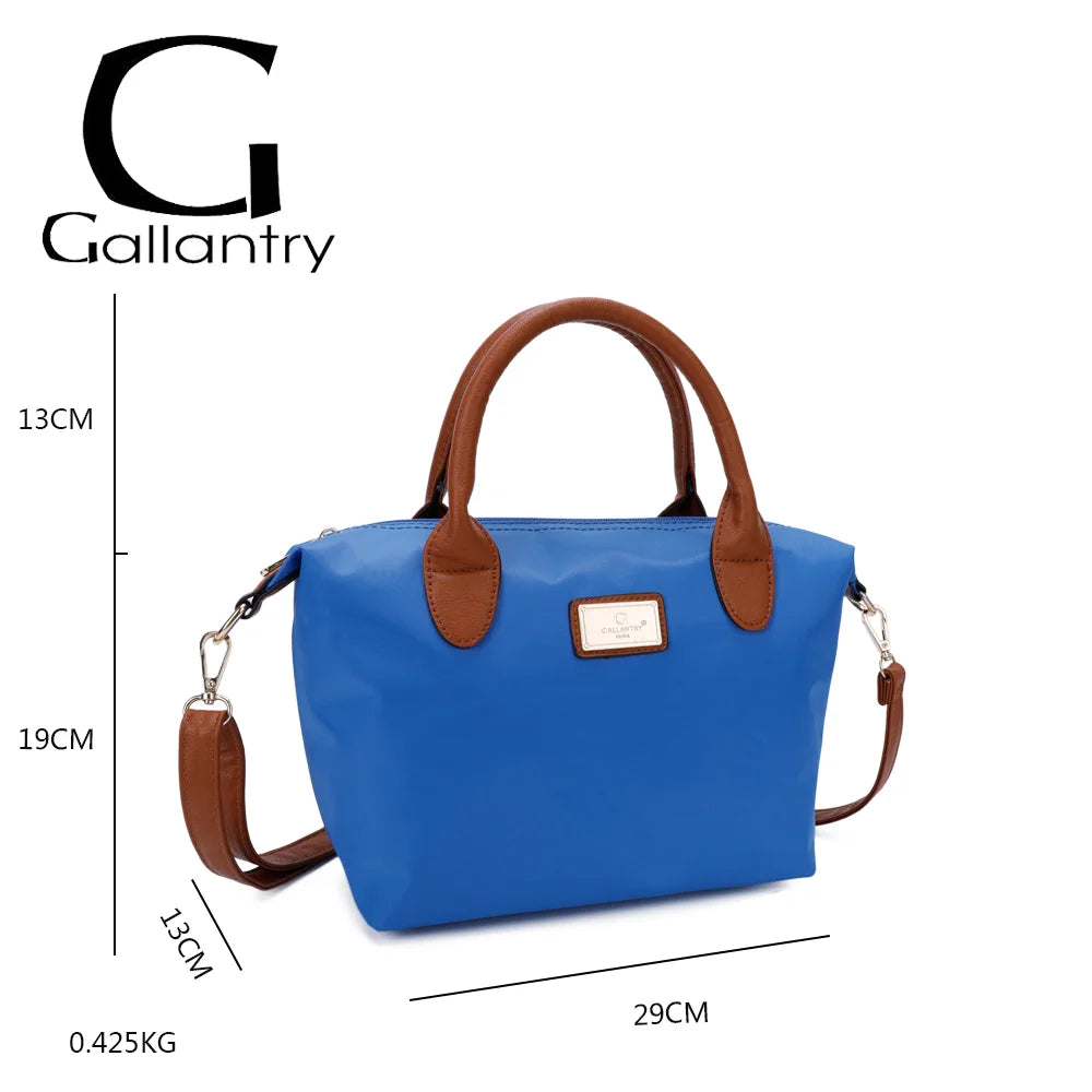 Dimensions de La Balade bleu royal : 29 × 13 × 19 cm, poignées de 13 cm, environ 0,43 kg – réf. Z-01