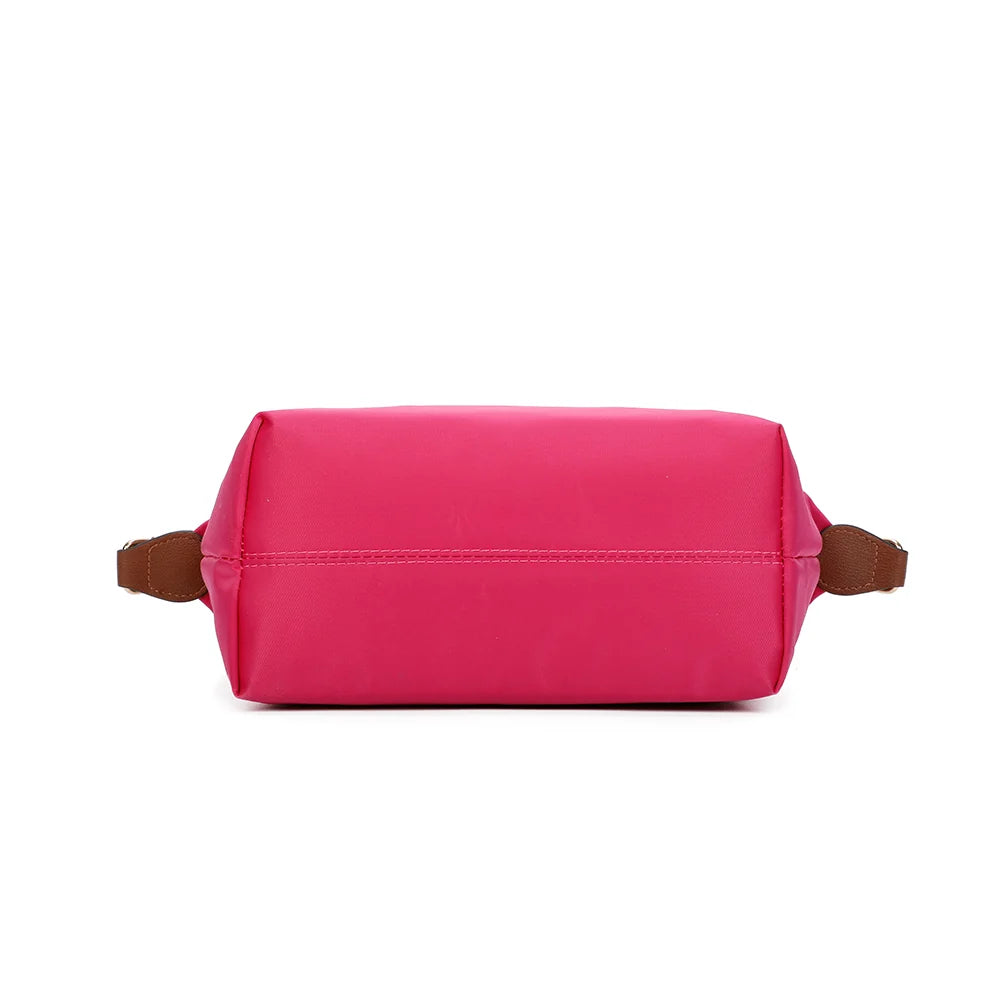 Dessous de La Balade fuschia en nylon léger, format compact de 29 × 13 cm – réf. Z-01