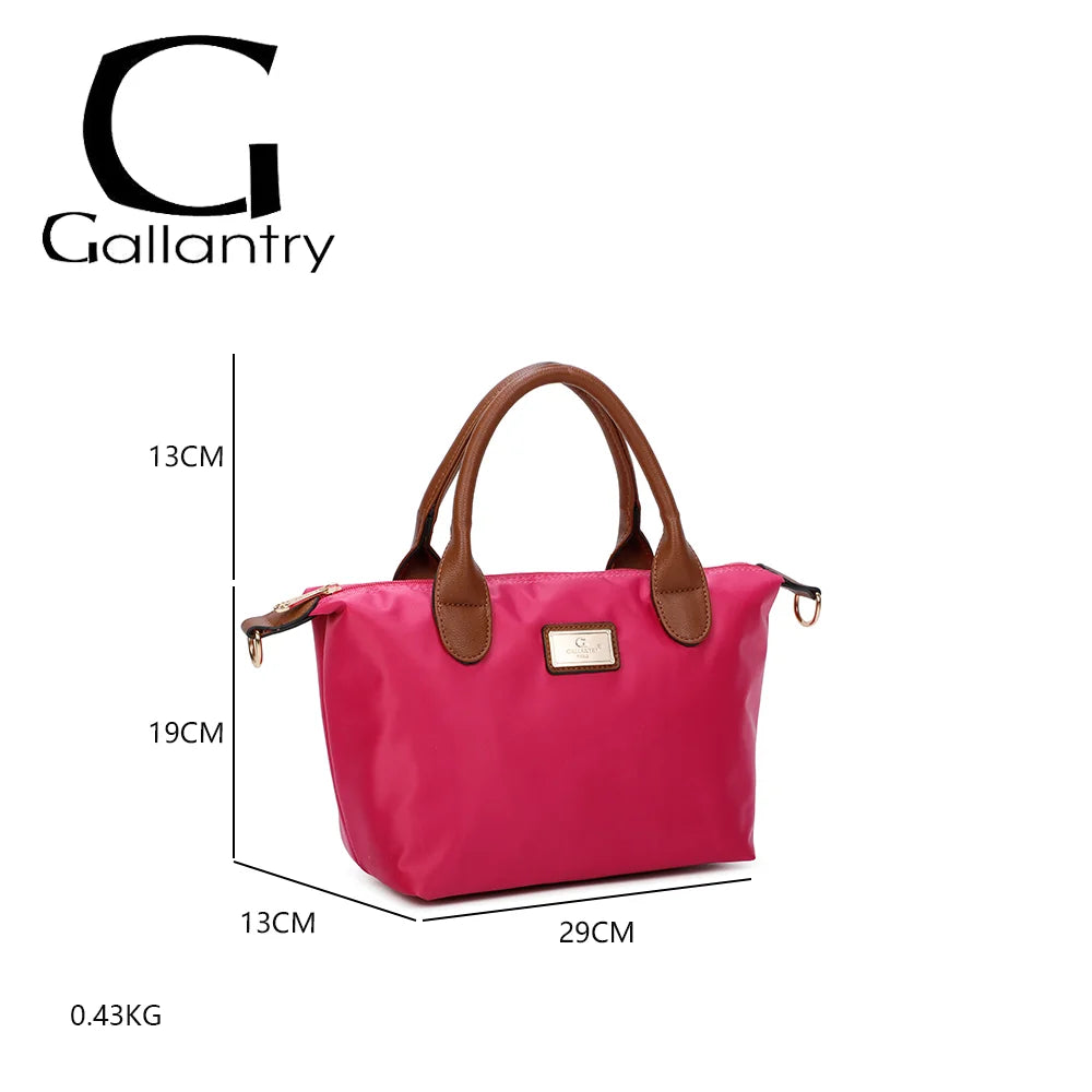 Dimensions de La Balade fuschia : 29 × 13 × 19 cm, poignées de 13 cm, environ 0,43 kg – réf. Z-01