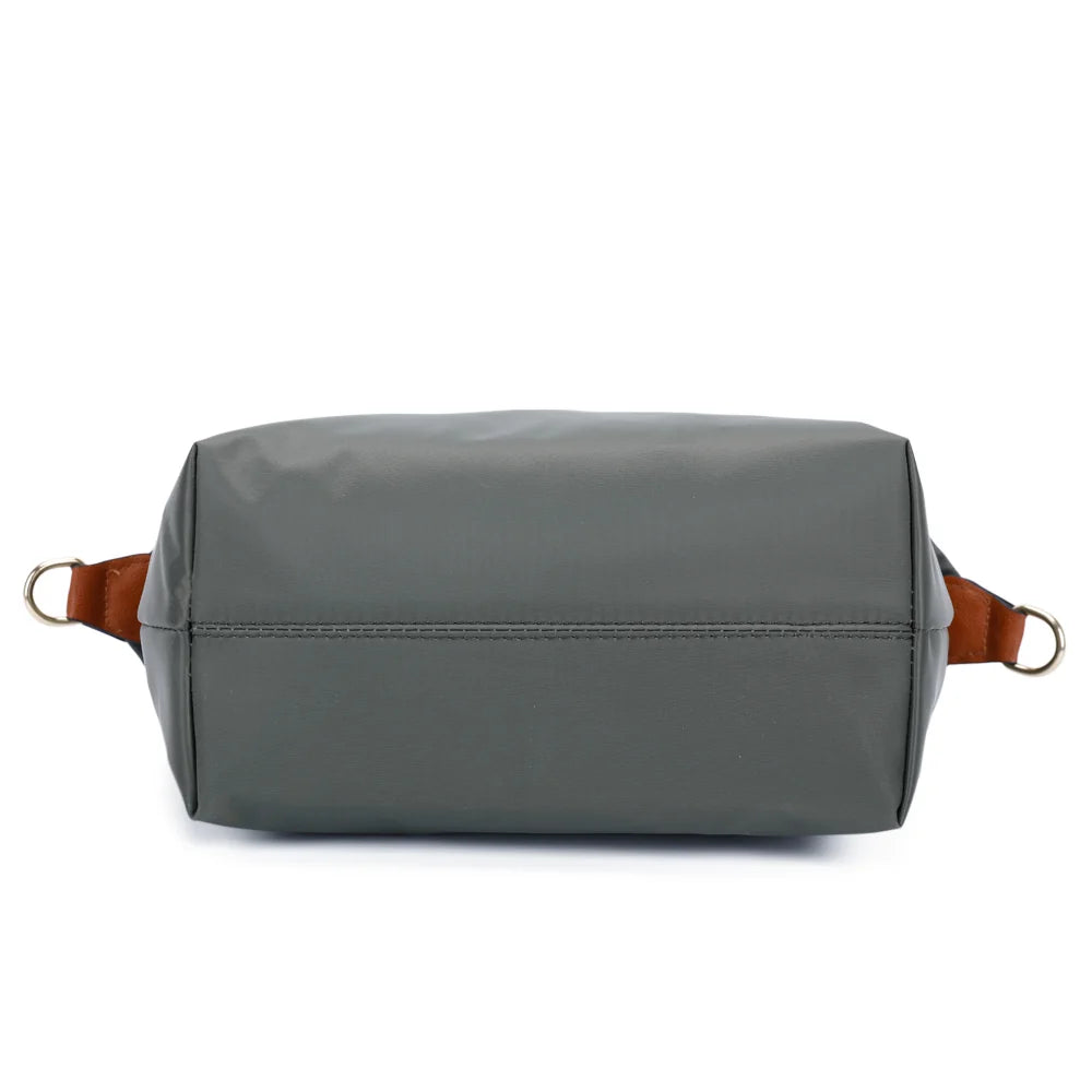 Dessous de La Balade vert foncé en nylon léger, format compact de 29 × 13 cm – réf. Z-01