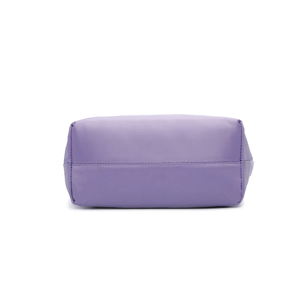 Dessous de La Balade violet claire en nylon léger, format compact de 29 × 13 cm – réf. Z-01