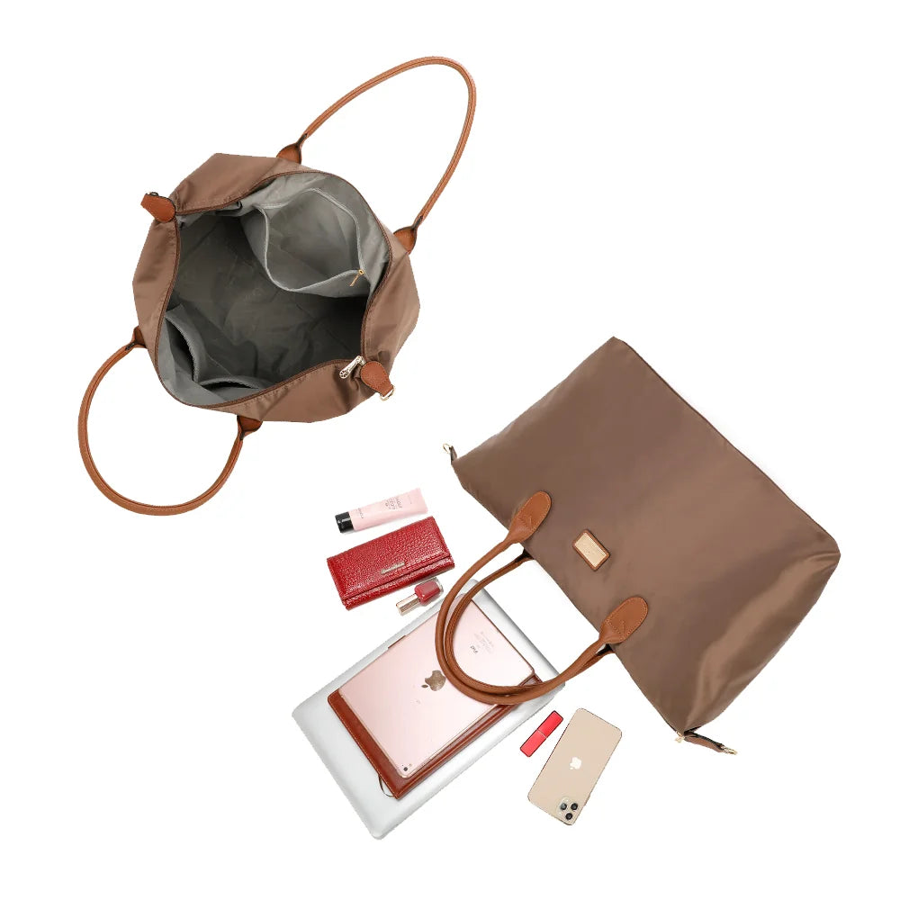 Intérieur de La Balade (XL) taupe foncé : grand compartiment zippé avec poches intérieures – réf. Z-04