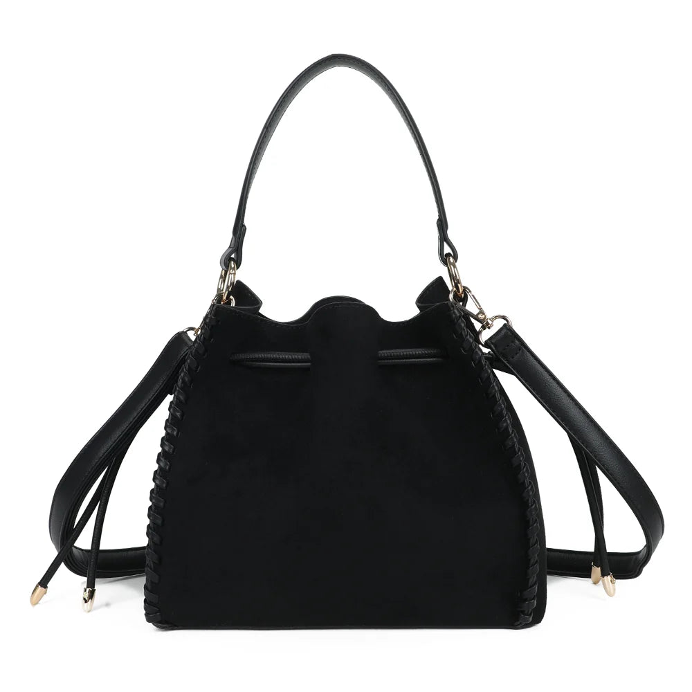 Dos du sac La Belmira noir, corps à l’aspect suédé bordé d’un laçage ton sur ton – réf. R-2073