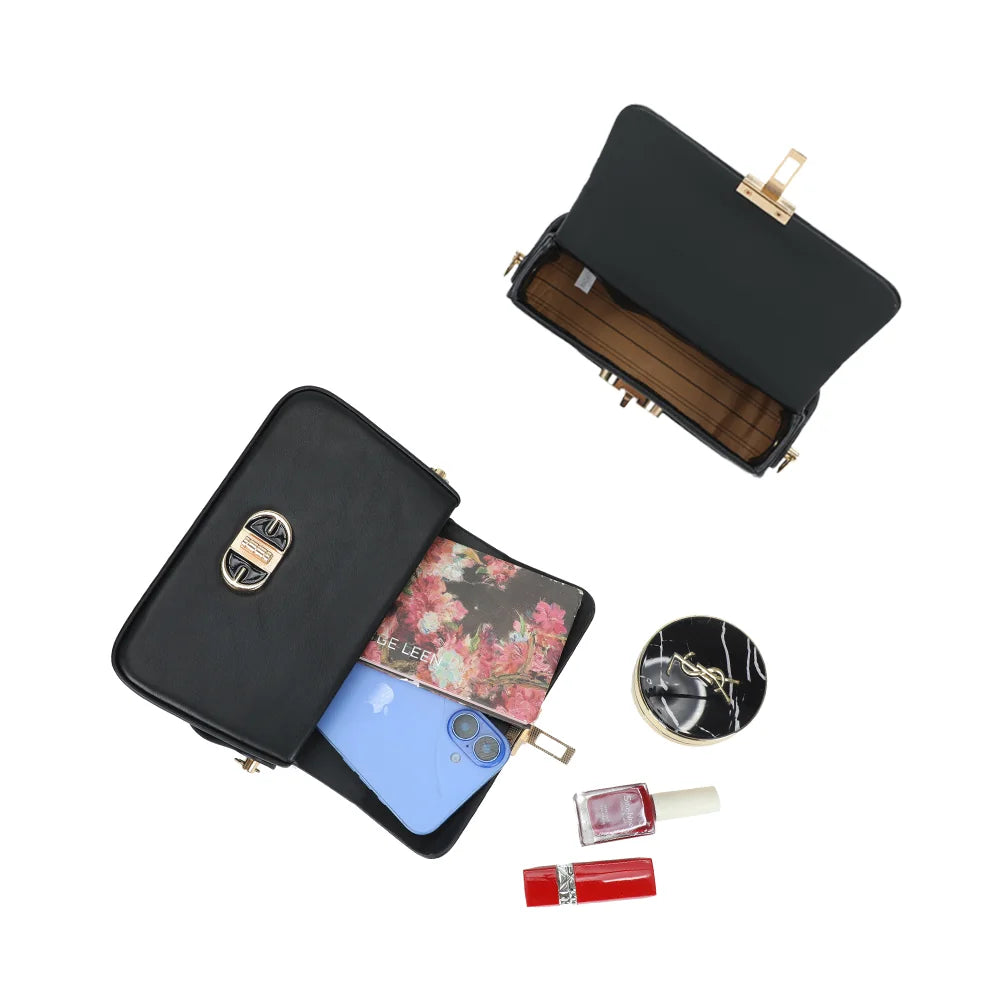 Intérieur du sac La Caliane noir : compartiment sous rabat qui accueille un smartphone – réf. YL-26023