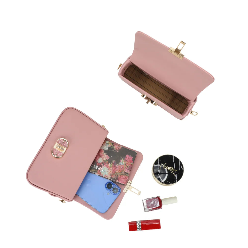 Intérieur du sac La Caliane rose : compartiment sous rabat qui accueille un smartphone – réf. YL-26023