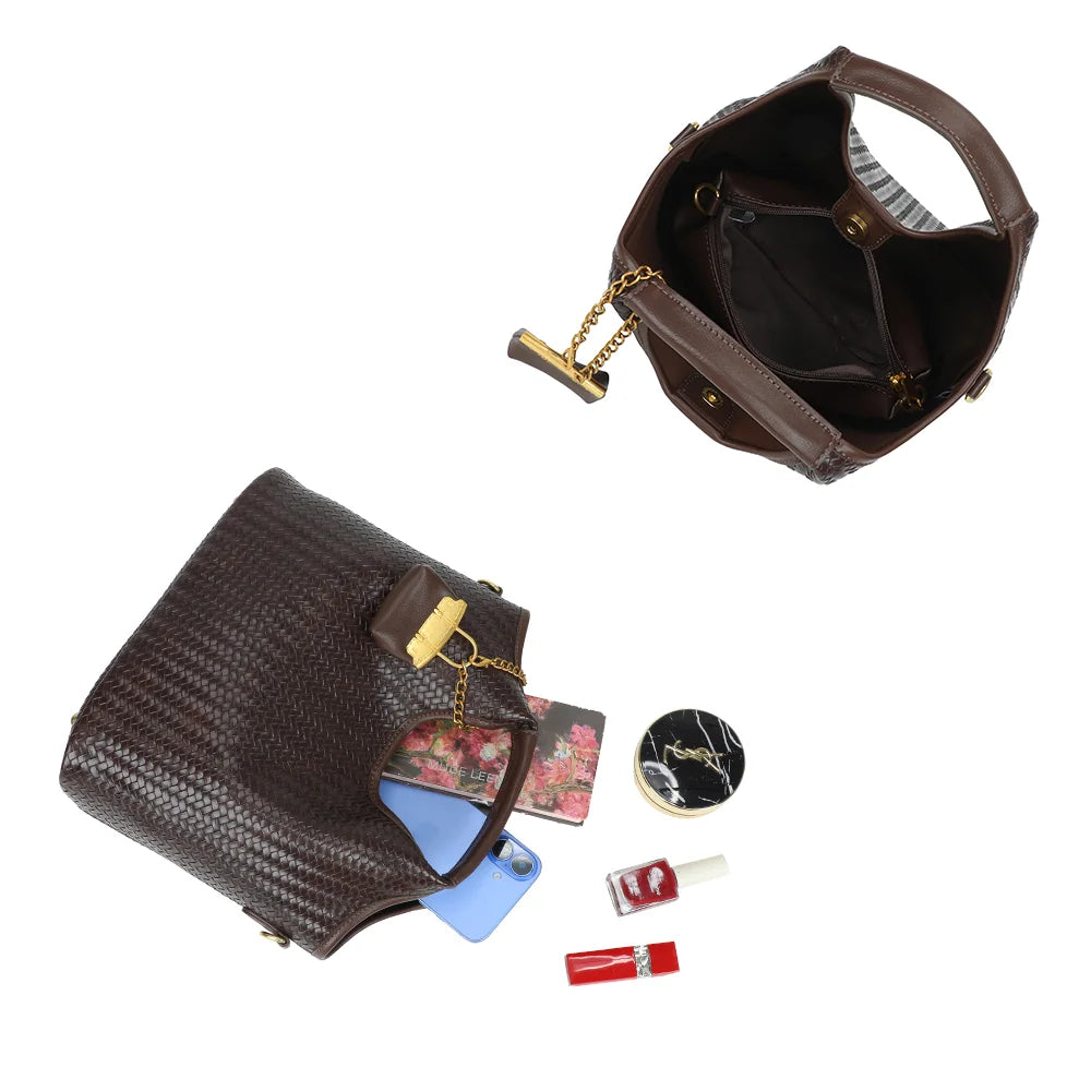 Intérieur de La Caramelle café : compartiment principal et pochette zippée pour les petits effets – réf. KJ-62074-1