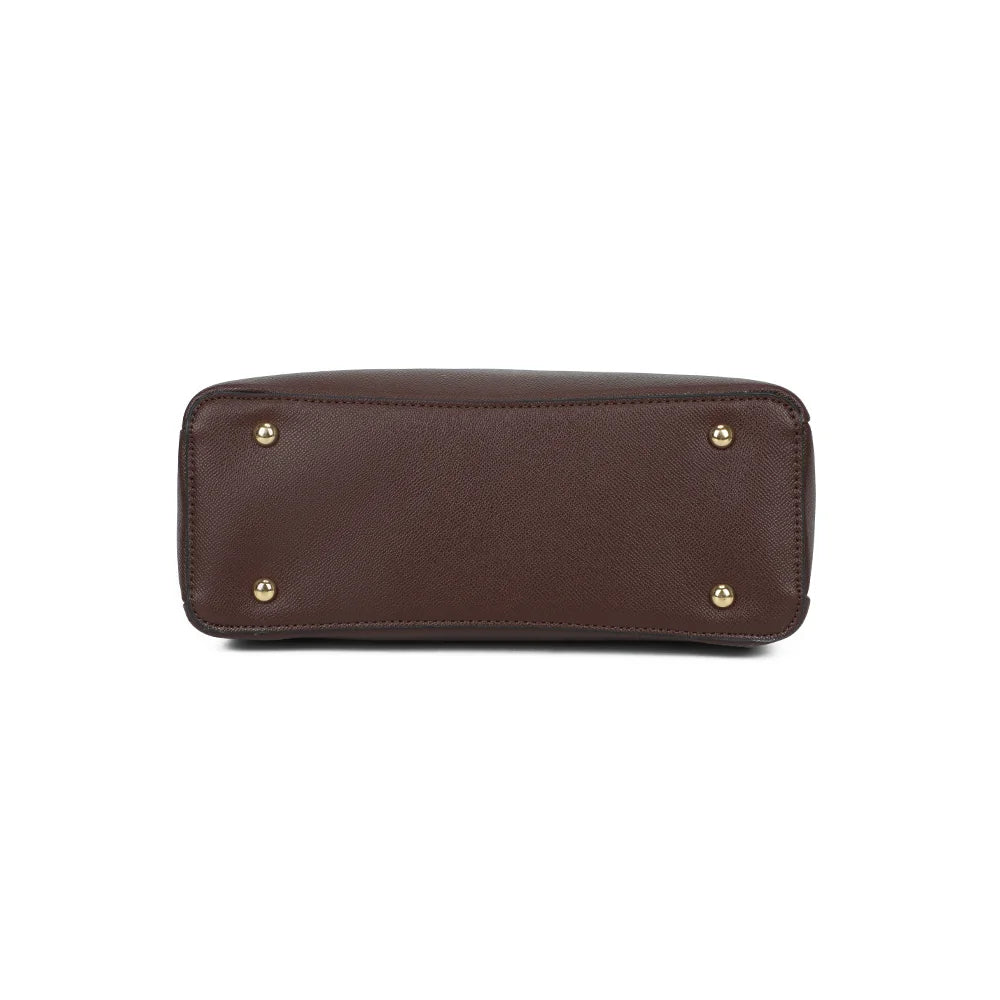 Dessous du sac La Cassia café, base plate et structurée qui tient bien debout – réf. DQ-8676-2