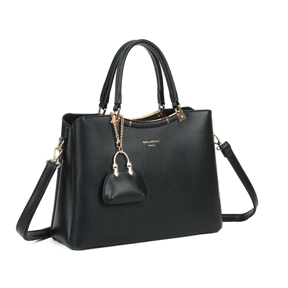 La Cassia noir de trois quarts : silhouette structurée, barre dorée et mini porte-monnaie assorti – réf. DQ-8676-2