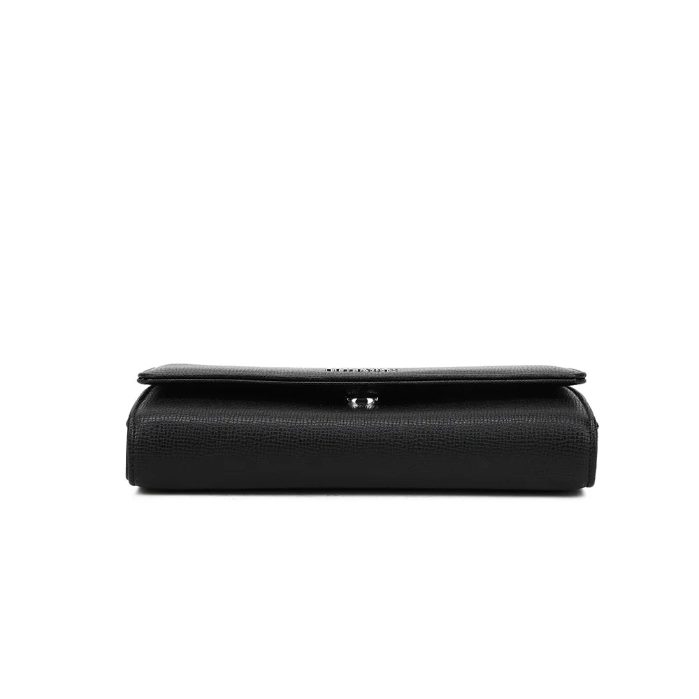Dessous de la pochette La Célina noir, finitions soignées sur un format compact de 22 cm – réf. SF-69049
