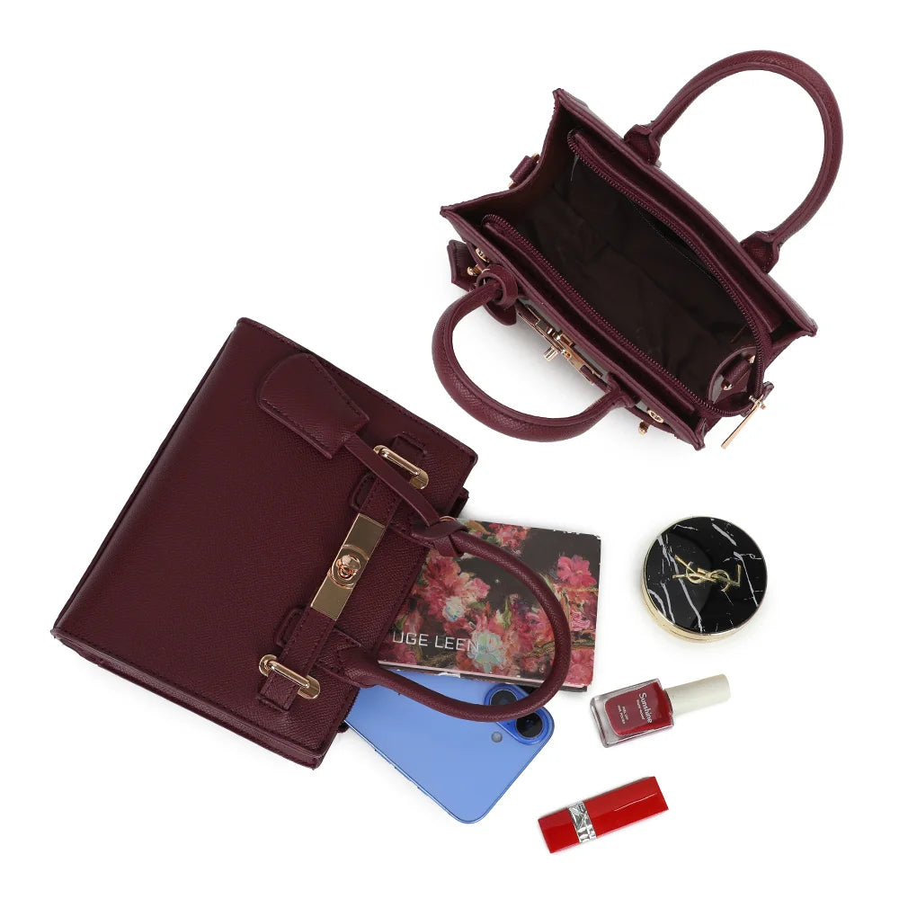 Intérieur compartimenté de La Colette bordeaux avec fermeture zippée, pour le téléphone et les essentiels – réf. R-2059