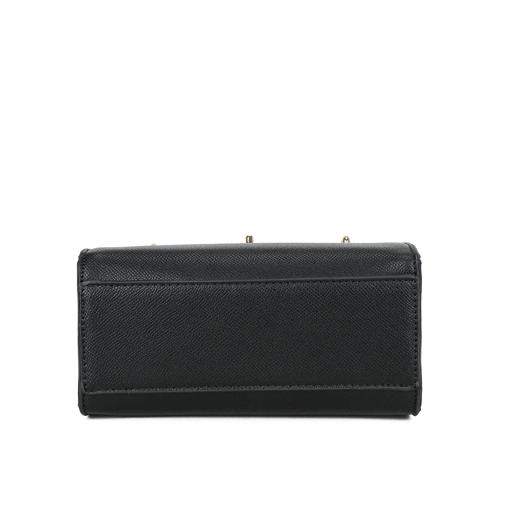 Dessous du sac La Colette noir, base plate qui lui permet de tenir debout toute seule – réf. R-2059