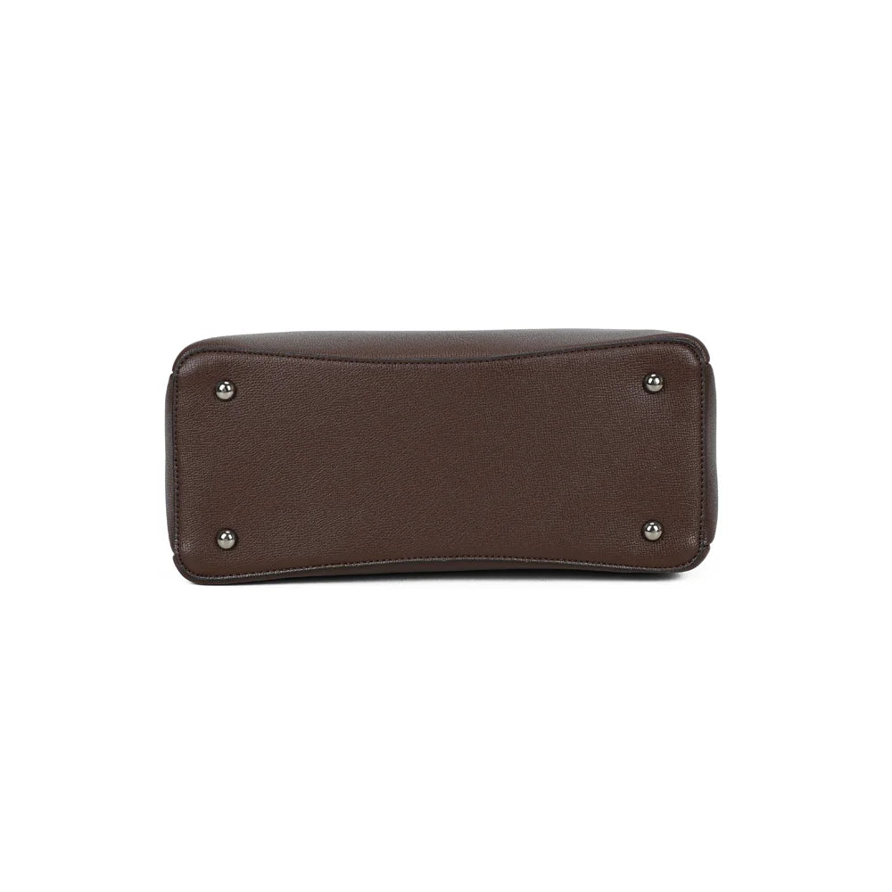 Dessous du sac à main La Coquette café avec ses pieds métalliques – réf. DQ-815