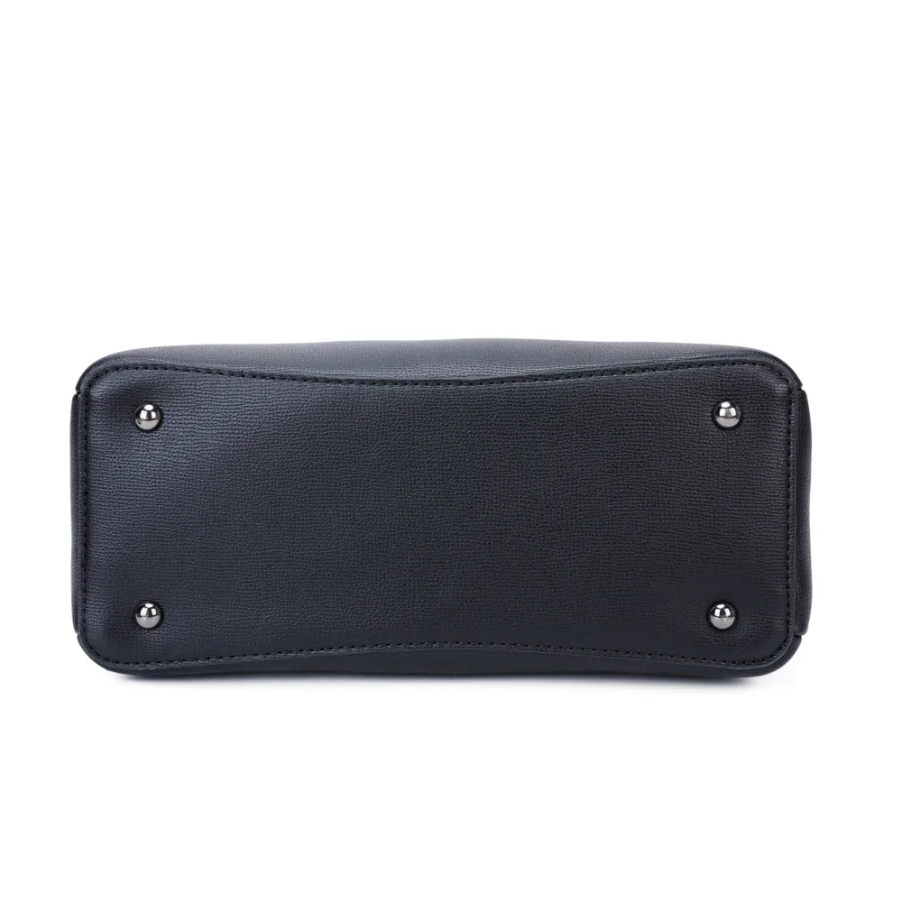 Dessous du sac à main La Coquette noir avec ses pieds métalliques – réf. DQ-815