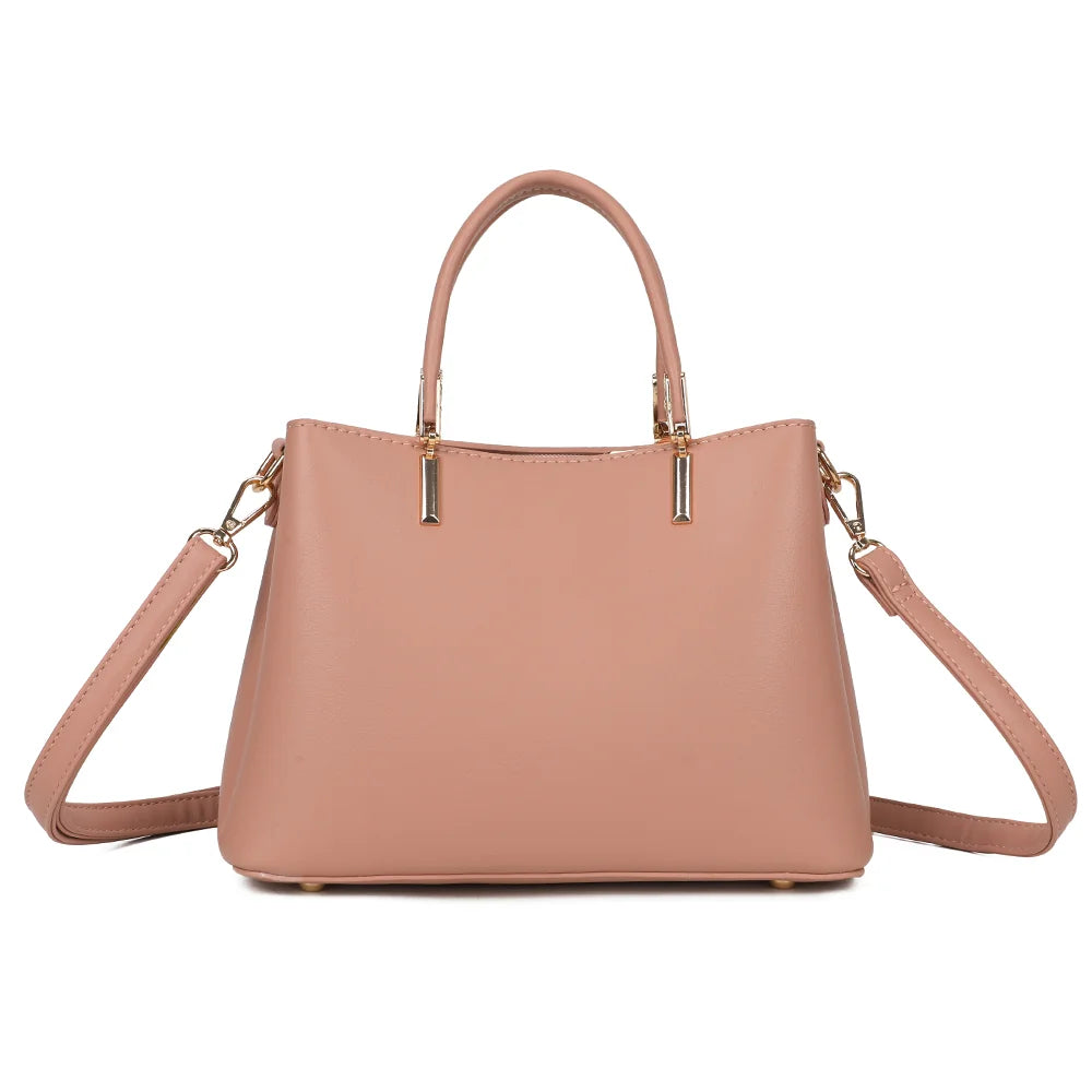 Dos du sac La Cyrielle rose foncé, à la ligne sobre et à la finition soignée – réf. A-9178-1